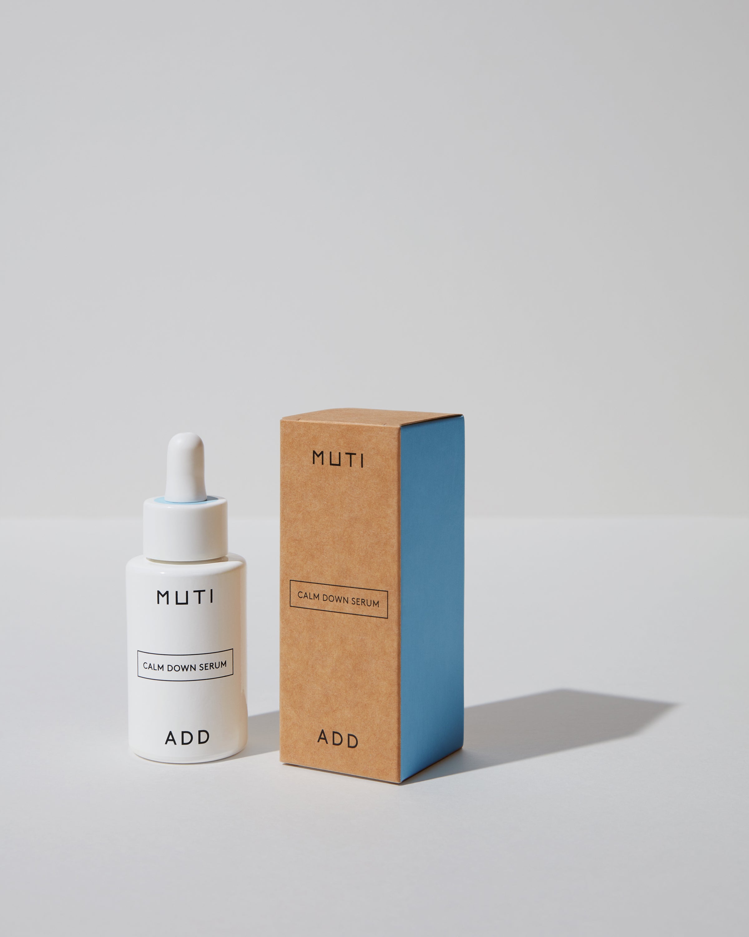 Serum mit Mix aus Vitaminen, Mineralstoffen und Schilfrohrextrakt schafft ein feines, frisches Hautbild.