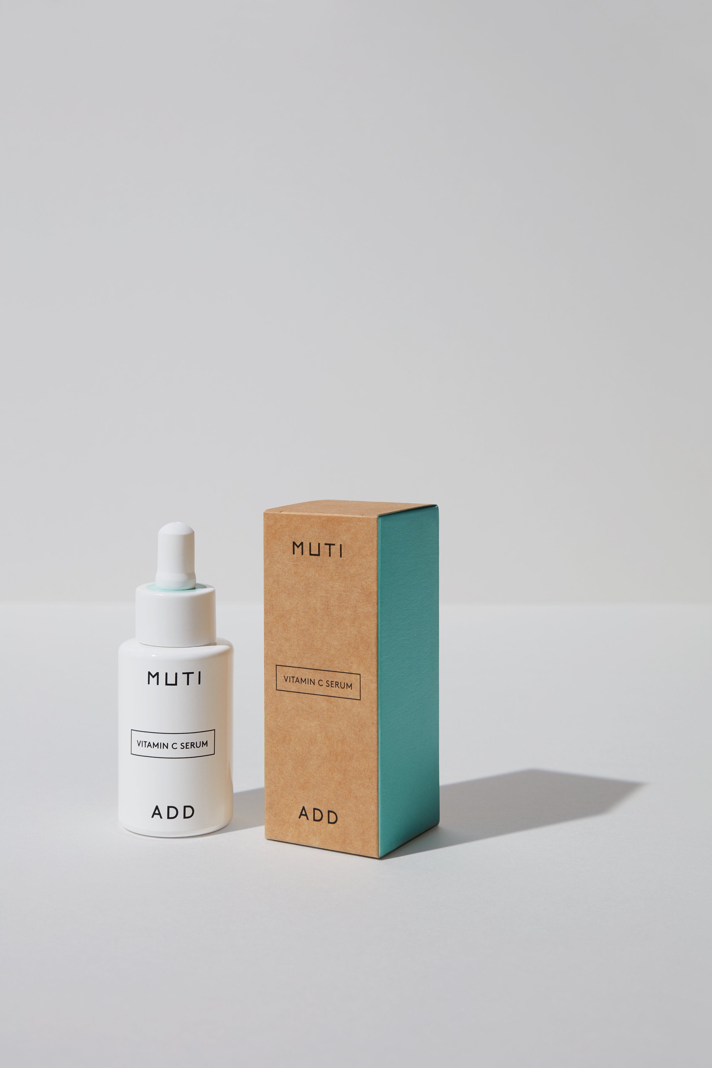 MUTI THE ALLROUNDER TRAVEL BAG The Glow Up Gel Vitamin C Serum